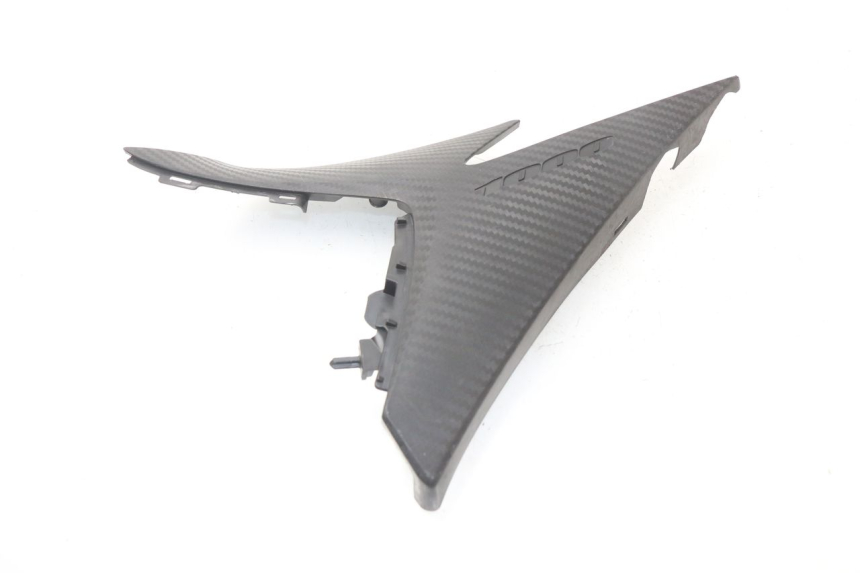 photo de COPERCHIO SOTTO SELLA SINISTRO SUZUKI GSX-R GSXR K16 1000 (2012 - 2016) - Dettaglio del componente