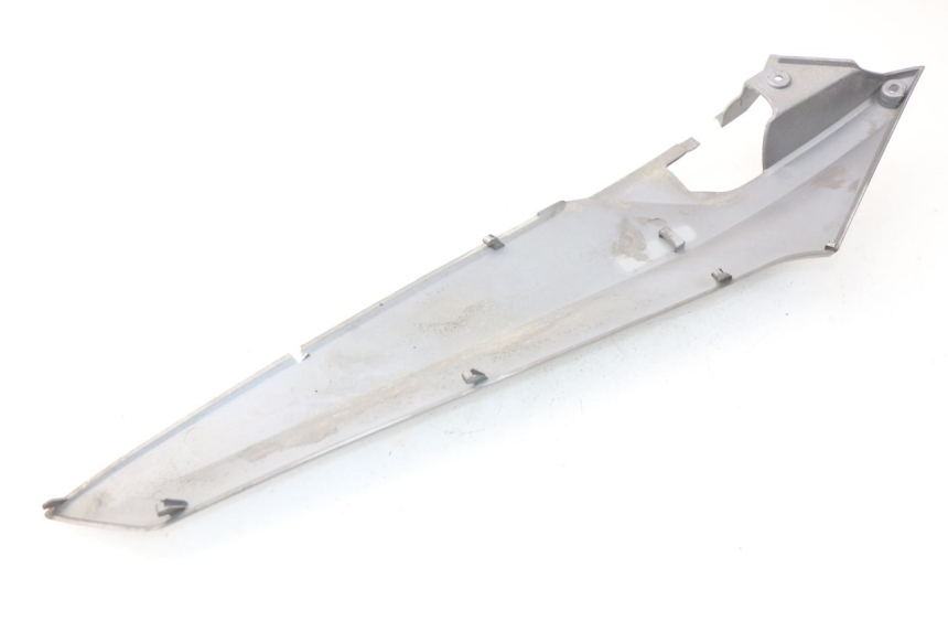 photo de COPERCHIO SOTTO SELLA SINISTRO SYM GTS EFI ABS 125 (2012 - 2016) - Zoom sullo stato d'uso