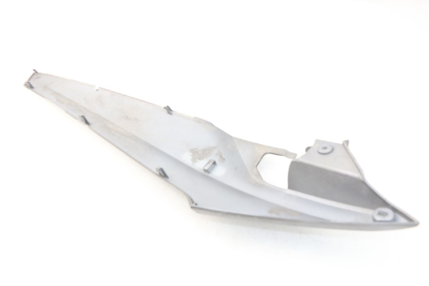 photo de COPERCHIO SOTTO SELLA SINISTRO SYM GTS EFI ABS 125 (2012 - 2016) - Altra angolazione