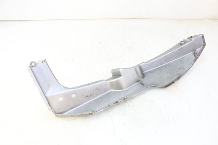 photo de CARENA SOTTO SELLA SINISTRA DAELIM HISTORY 125 (2001 - 2002) - Dettagli dei punti di fissaggio