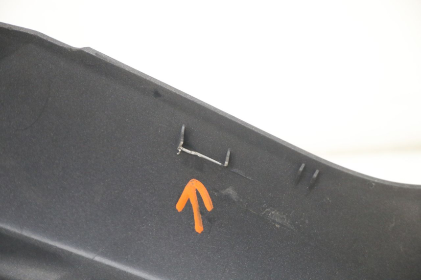 photo de CARENA SOTTO SELLA SINISTRA HONDA FORZA 125 (2021 - 2025) - Stato della superficie e materiale