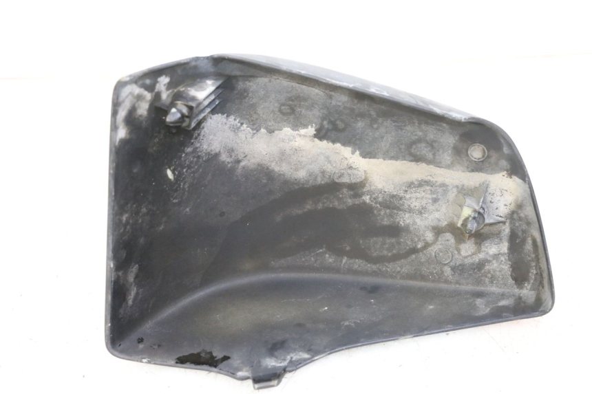 photo de CARENA SOTTO SELLA SINISTRA HONDA VT C2 SHADOW 750 (1997 - 2001) - Zoom sullo stato d'uso