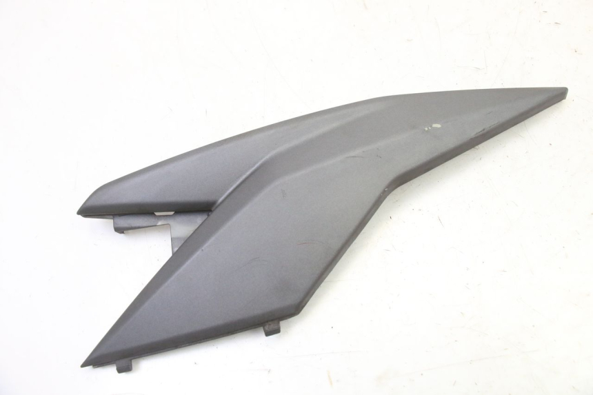 photo de COPERCHIO SOTTO SELLA SINISTRO SYM JET 14 4T 50 (2018 - 2022) - Vista principale