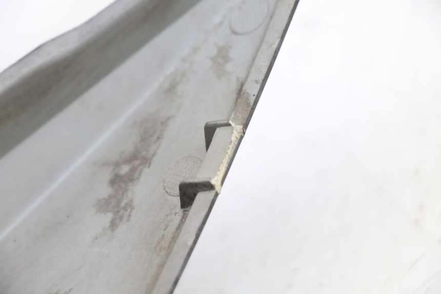 photo de COPERCHIO SOTTO SELLA SINISTRO SYM JET 14 4T 50 (2018 - 2022) - Vista d'insieme del prodotto