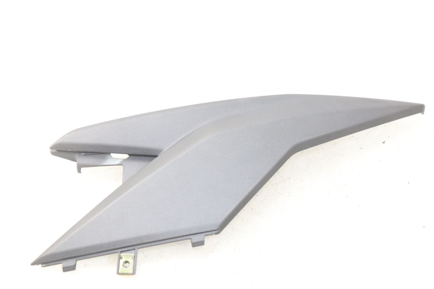 photo de COPERCHIO SOTTO SELLA SINISTRO SYM JET 4 4T 50 (2018 - 2021) - Vista principale