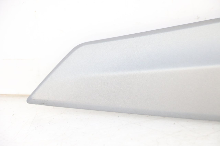 photo de CARENA SOTTO SELLA SINISTRA SYM JOYMAX 125 (2010 - 2017) - Stato della superficie e materiale