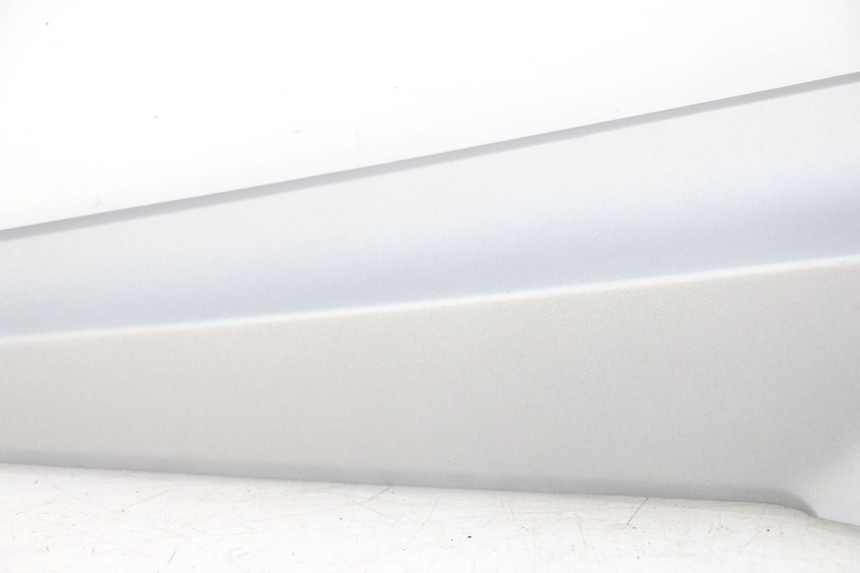 photo de CARENA SOTTO SELLA SINISTRA SYM JOYMAX 125 (2010 - 2017) - Ricambio usato controllato