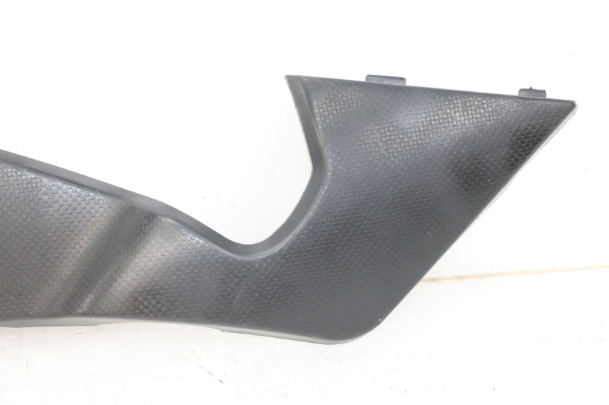 photo de CARENA SOTTO SELLA SINISTRA KYMCO K-PW K-PIPE 50 (2012 - 2017) - Dettagli dei punti di fissaggio