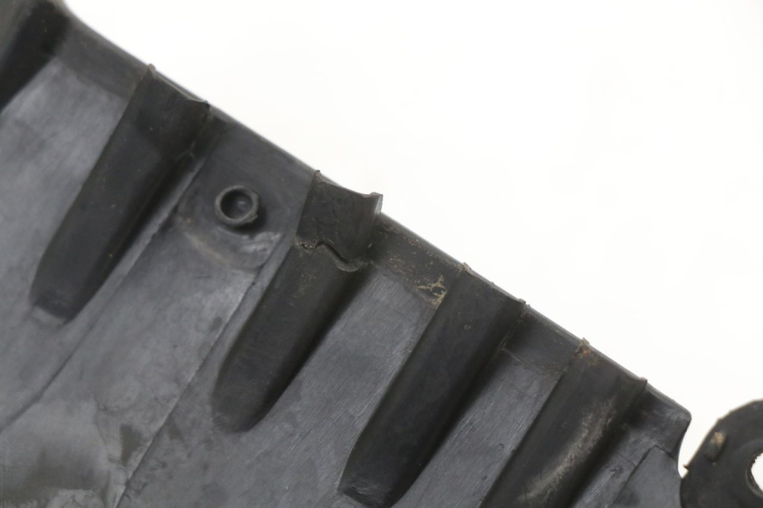 photo de CACHE SOTTO SELLA SINISTRA PEUGEOT KISBEE 4T 50 (2018 - 2022) - Altra angolazione