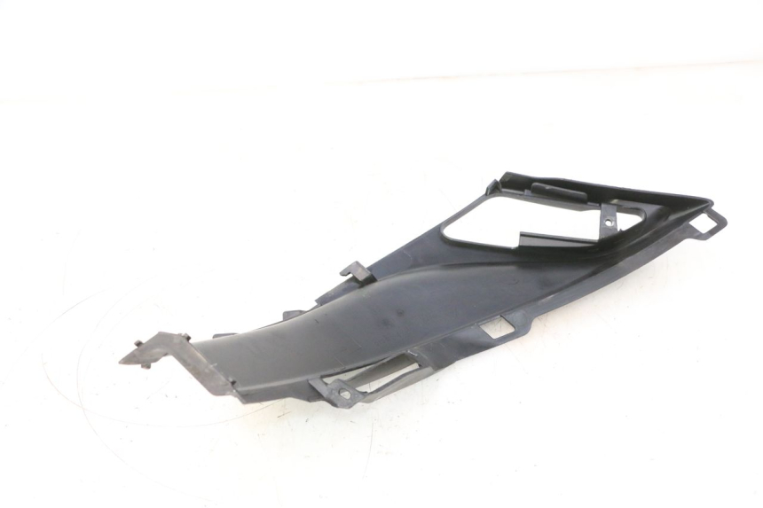 photo de COPERCHIO SOTTO SELLA SINISTRO PIAGGIO LIBERTY IGET 4T 50 (2015 - 2020) - Altra angolazione