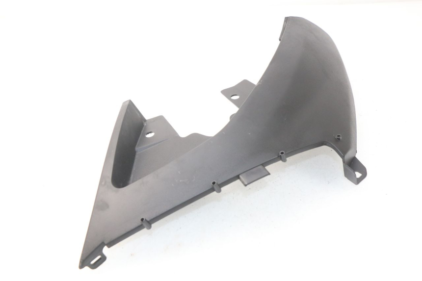 photo de COPERCHIO SOTTO SELLA SINISTRO PEUGEOT METROPOLIS 400 (2017 - 2020) - Dettagli dei punti di fissaggio