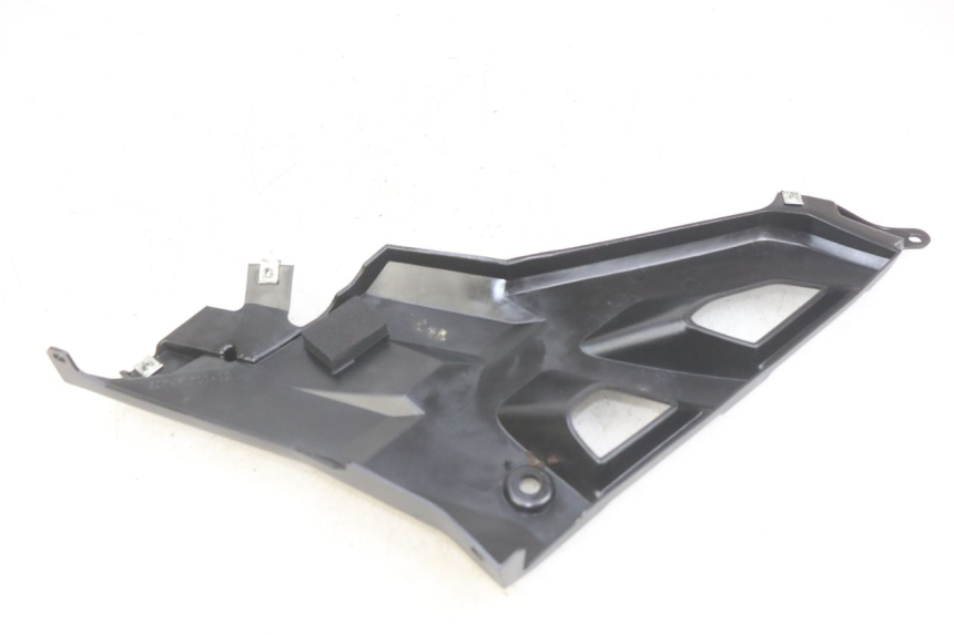 photo de COPERCHIO SOTTO SELLA SINISTRO YAMAHA MT ABS 125 (2014 - 2018) - Altra angolazione