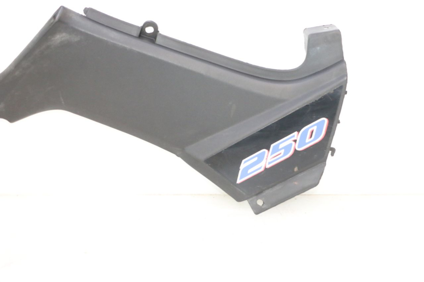 photo de CARENA SOTTO SELLA SINISTRA KYMCO MXU R 250 (2004 - 2010) - Caratteristiche distintive