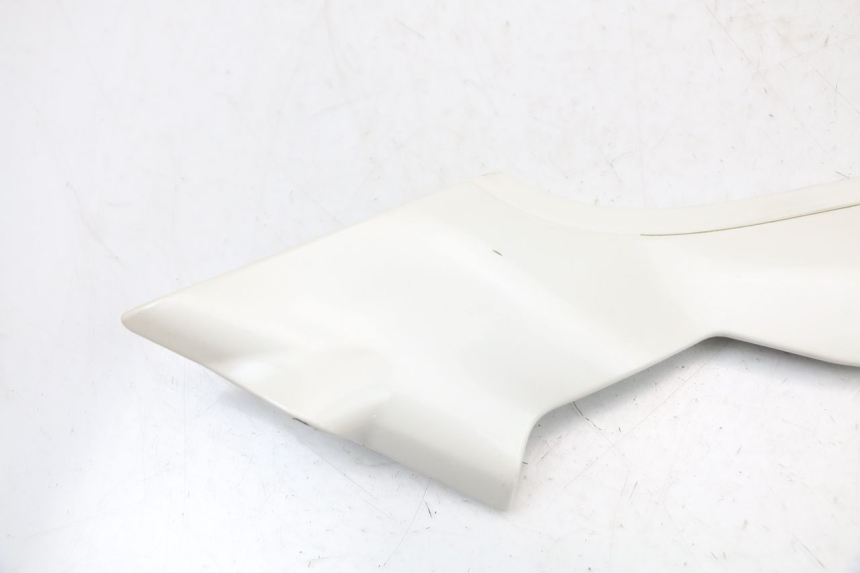 photo de CARENA SOTTO SELLA SINISTRA MOTO GUZZI NORGE 8V GT 1200 (2011 - 2016) - Dettaglio del componente