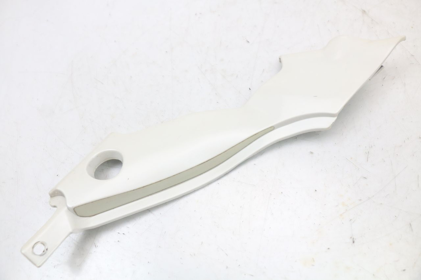 photo de CARENA SOTTO SELLA SINISTRA MOTO GUZZI NORGE 8V GT 1200 (2011 - 2016) - Altra angolazione