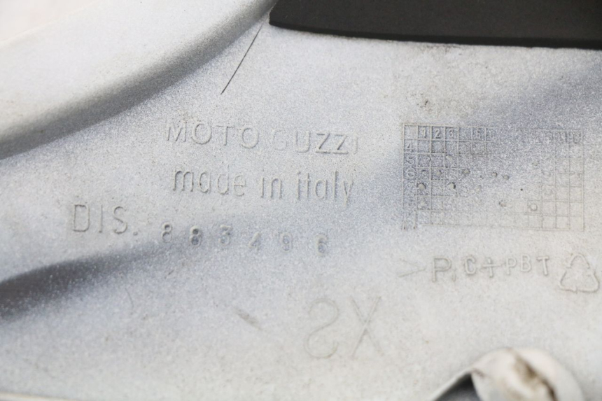 photo de CARENA SOTTO SELLA SINISTRA MOTO GUZZI NORGE 8V GT 1200 (2011 - 2016) - Stato della superficie e materiale