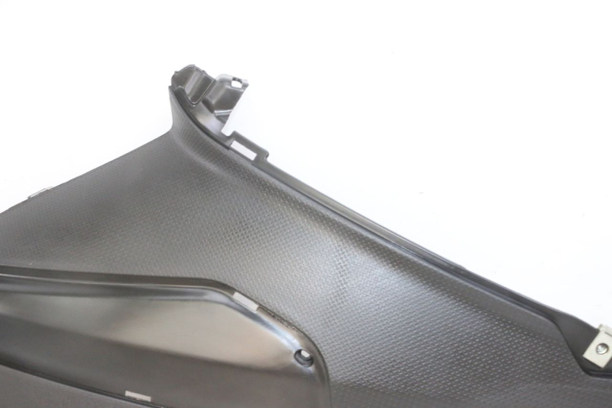 photo de CARENA SOTTO SELLA SINISTRA PIAGGIO NRG POWER PUREJET 50 (2018 - 2021) - Dettagli dei punti di fissaggio