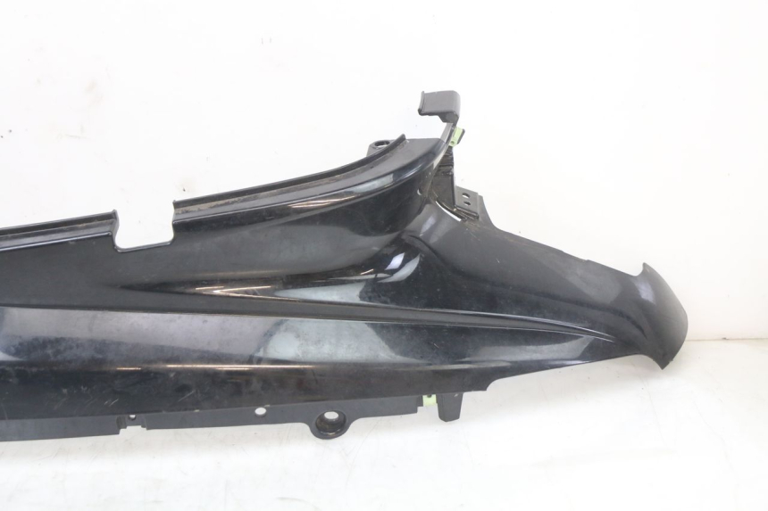 photo de CACHE SOTTO SELLA SINISTRA PEUGEOT DJANGO 125 (2014 - 2017) - Altra angolazione