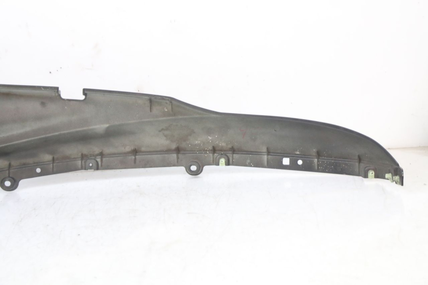 photo de CACHE SOTTO SELLA SINISTRA PEUGEOT DJANGO 125 (2014 - 2017) - Stato della superficie e materiale