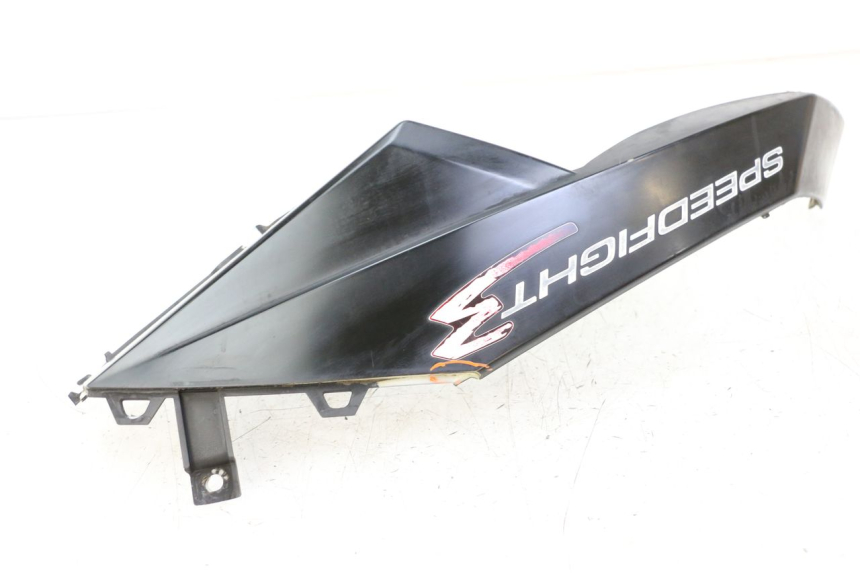 photo de CARENA SOTTO SELLA SINISTRA PEUGEOT SPEEDFIGHT 3 LC 2T 50 (2009 - 2015) - Dettaglio del componente