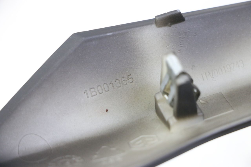 photo de CARENA SOTTO SELLA SINISTRA PIAGGIO LIBERTY IGET 4T 50 (2021 - 2025) - Dettaglio del componente