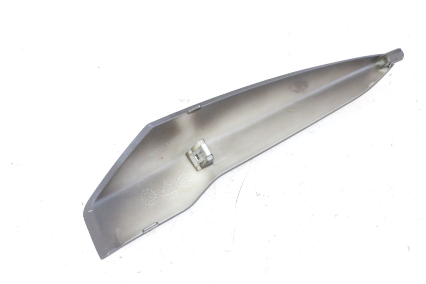 photo de CARENA SOTTO SELLA SINISTRA PIAGGIO LIBERTY IGET 4T 50 (2021 - 2025) - Altra angolazione