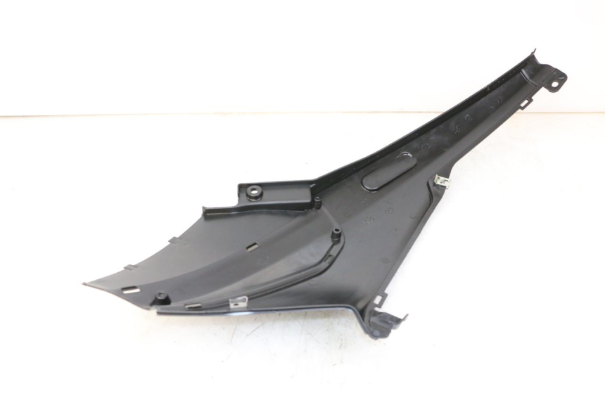 photo de CARENA SOTTO SELLA SINISTRA PIAGGIO NRG POWER PUREJET 50 (2018 - 2021) - Dettaglio del componente