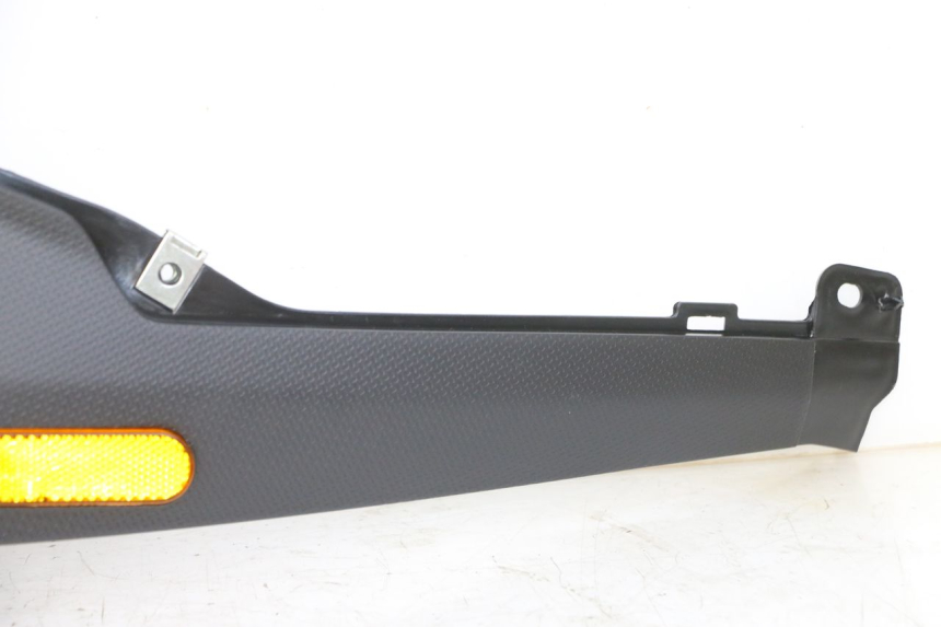 photo de CARENA SOTTO SELLA SINISTRA PIAGGIO NRG POWER PUREJET 50 (2018 - 2021) - Dettagli dei punti di fissaggio