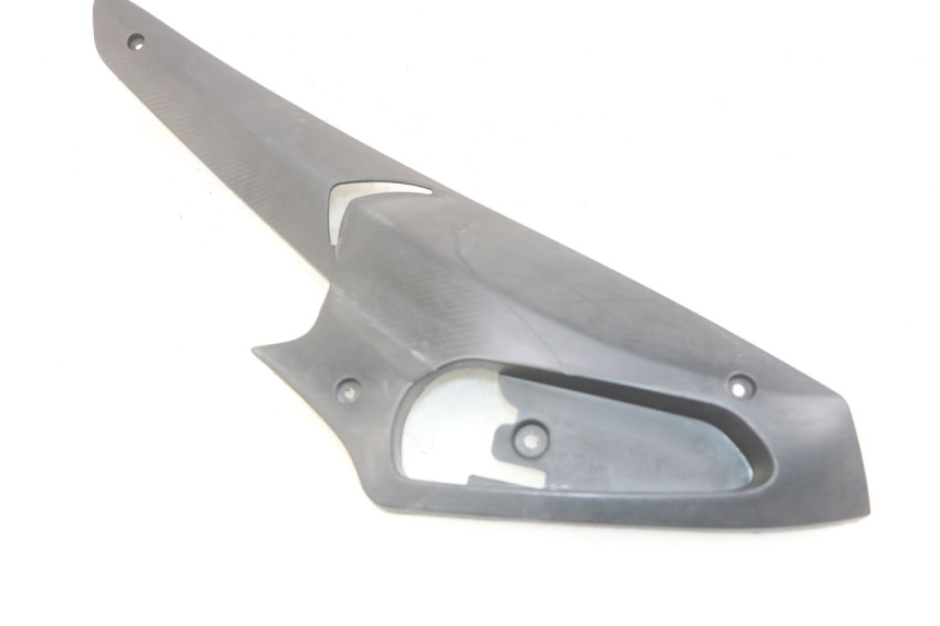 photo de CACHE SOTTO SELLA SINISTRO GILERA RUNNER SP 50 (2009 - 2017) - Primo piano tecnico