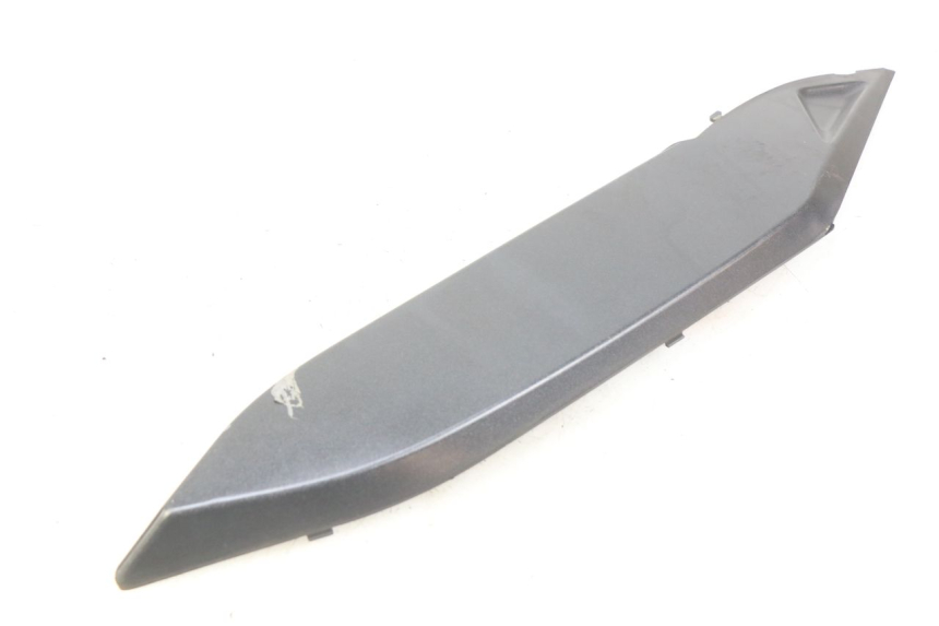 photo de COPERCHIO SOTTO SELLA SINISTRO DAELIM S3 125 (2010 - 2017) - Dettaglio del componente