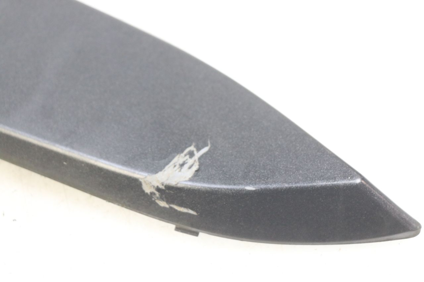 photo de COPERCHIO SOTTO SELLA SINISTRO DAELIM S3 125 (2010 - 2017) - Zoom sullo stato d'uso