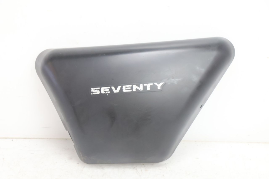 photo de CARENA SOTTO SELLA SINISTRA MASH SEVENTY FIVE 125 (2013 - 2021) - Zoom sullo stato d'uso