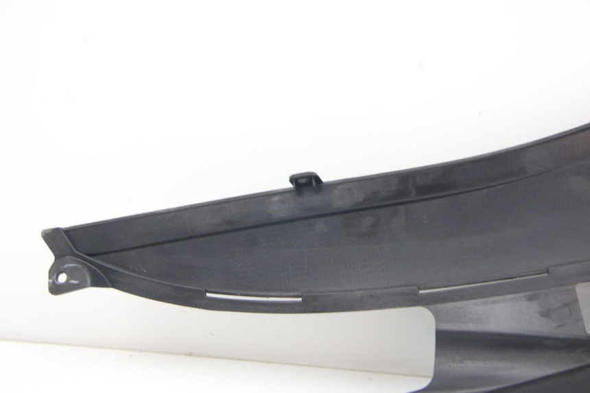 photo de CACHE SOTTO SELLA SINISTRO SUZUKI SIXTEEN 125 (2008 - 2010) - Zoom sui componenti