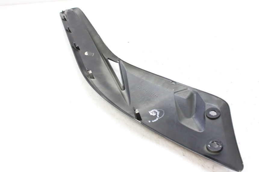 photo de COPERCHIO SOTTO SELLA SINISTRO MBK SKYCRUISER 125 (2010 - 2013) - Altra angolazione