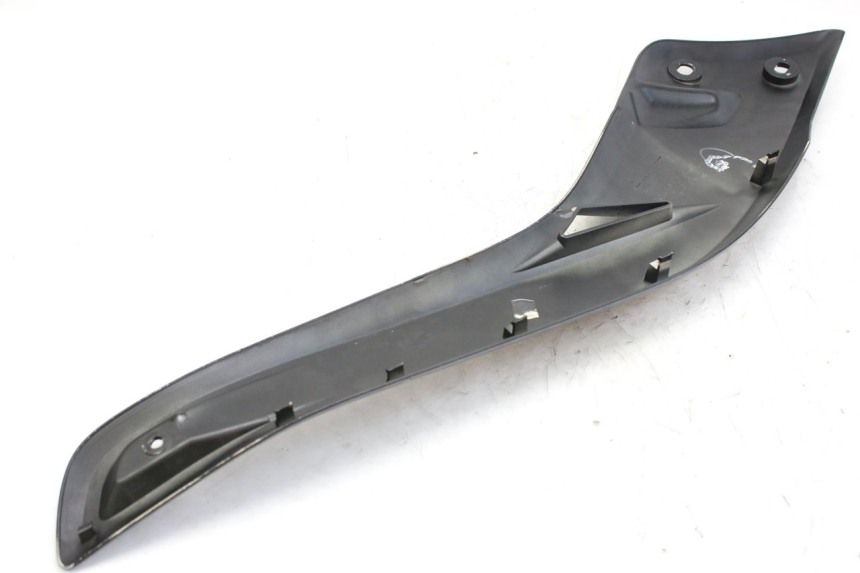 photo de COPERCHIO SOTTO SELLA SINISTRO MBK SKYCRUISER 125 (2010 - 2013) - Primo piano tecnico