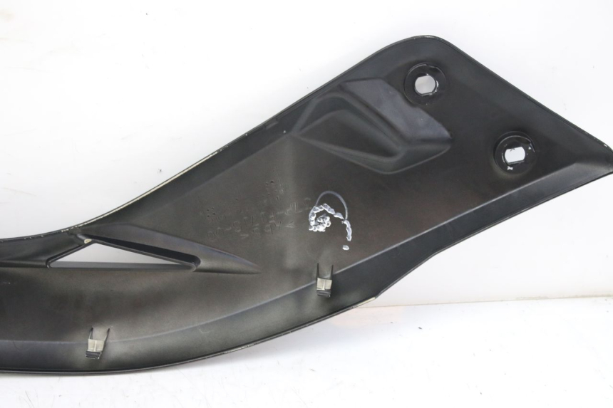 photo de COPERCHIO SOTTO SELLA SINISTRO MBK SKYCRUISER 125 (2010 - 2013) - Vista d'insieme del prodotto