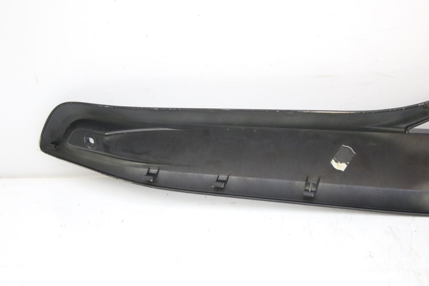 photo de COPERCHIO SOTTO SELLA SINISTRO MBK SKYCRUISER 125 (2010 - 2013) - Dettagli dei punti di fissaggio