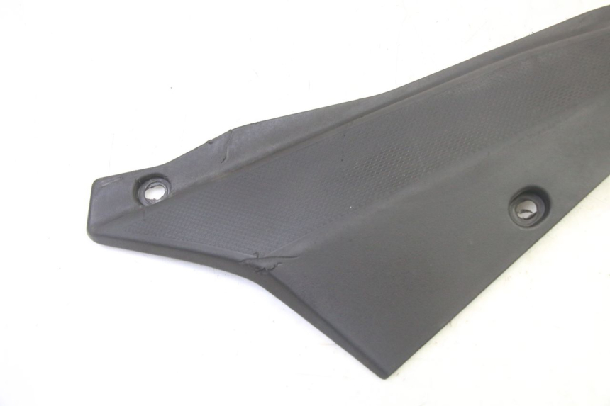 photo de COPERCHIO SOTTO SELLA SINISTRO GILERA SMT SUPERMOTARD 50 (2009 - 2017) - Dettaglio del componente