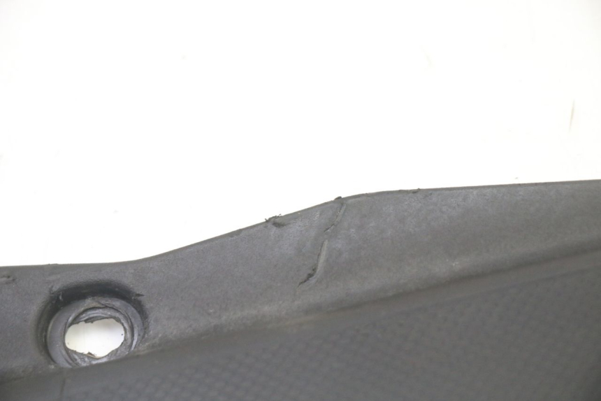 photo de COPERCHIO SOTTO SELLA SINISTRO GILERA SMT SUPERMOTARD 50 (2009 - 2017) - Zoom sullo stato d'uso