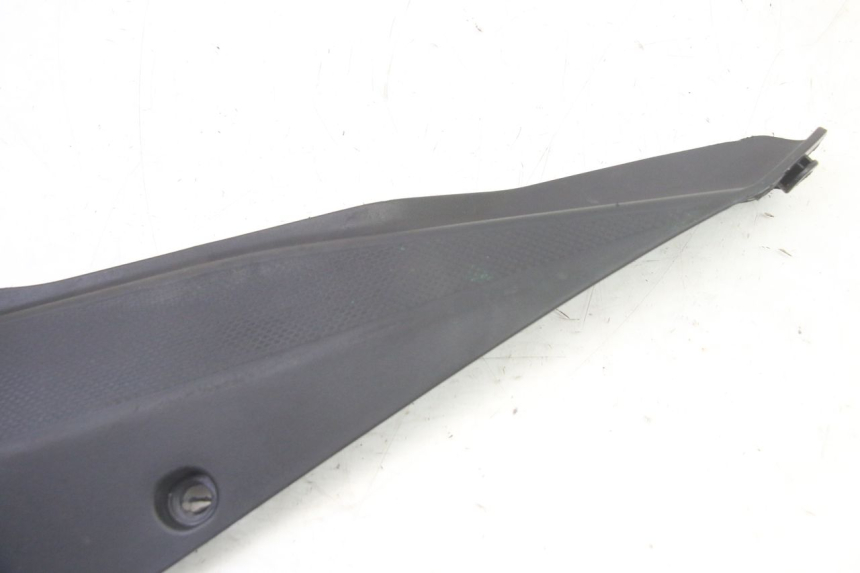 photo de COPERCHIO SOTTO SELLA SINISTRO GILERA SMT SUPERMOTARD 50 (2009 - 2017) - Primo piano tecnico