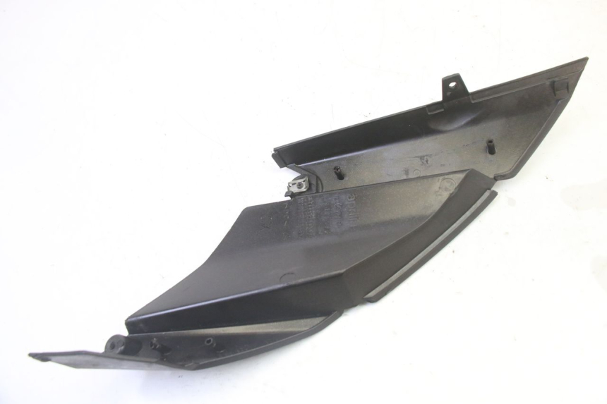 photo de CACHE SOTTO SELLA SINISTRA APRILIA SR R 2T LC 50 (2018 - 2021) - Zoom sullo stato d'uso