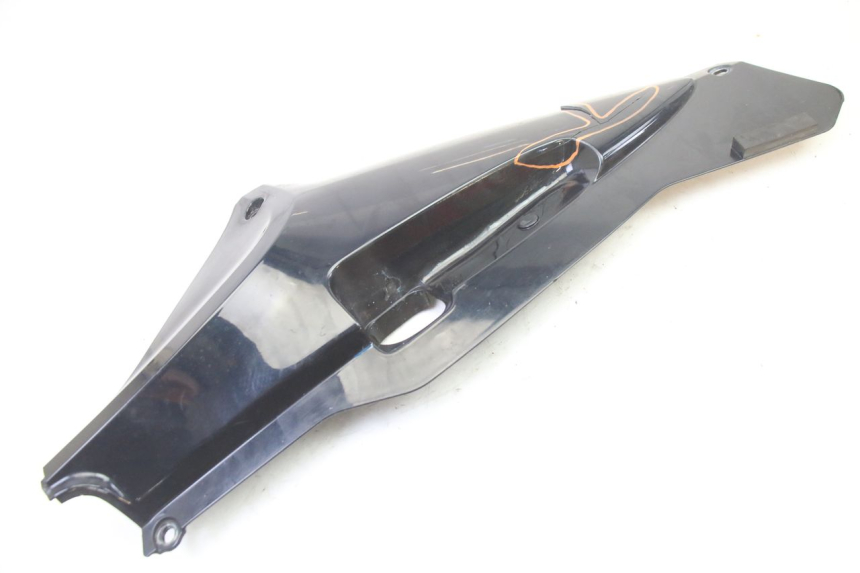 photo de CARENA SOTTO SELLA SINISTRA HONDA ST PAN EUROPEAN 1300 (2002 - 2013) - Zoom sullo stato d'uso