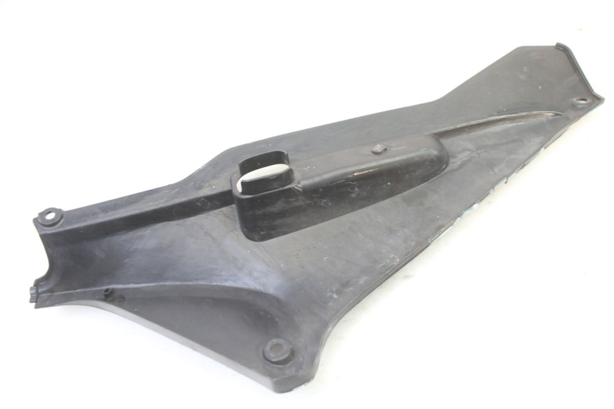 photo de CARENA SOTTO SELLA SINISTRA HONDA ST PAN EUROPEAN 1300 (2002 - 2013) - Altra angolazione