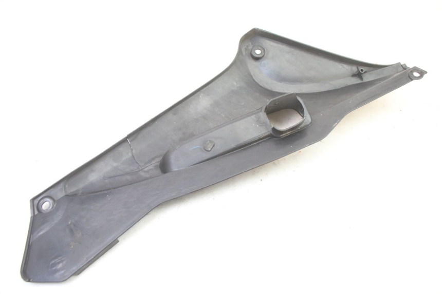 photo de CARENA SOTTO SELLA SINISTRA HONDA ST PAN EUROPEAN 1300 (2002 - 2013) - Primo piano tecnico