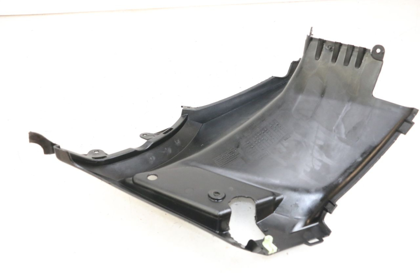 photo de CARENA SOTTO SELLA SINISTRA PEUGEOT STREETZONE I 2T 50 (2018 - 2020) - Zoom sullo stato d'uso