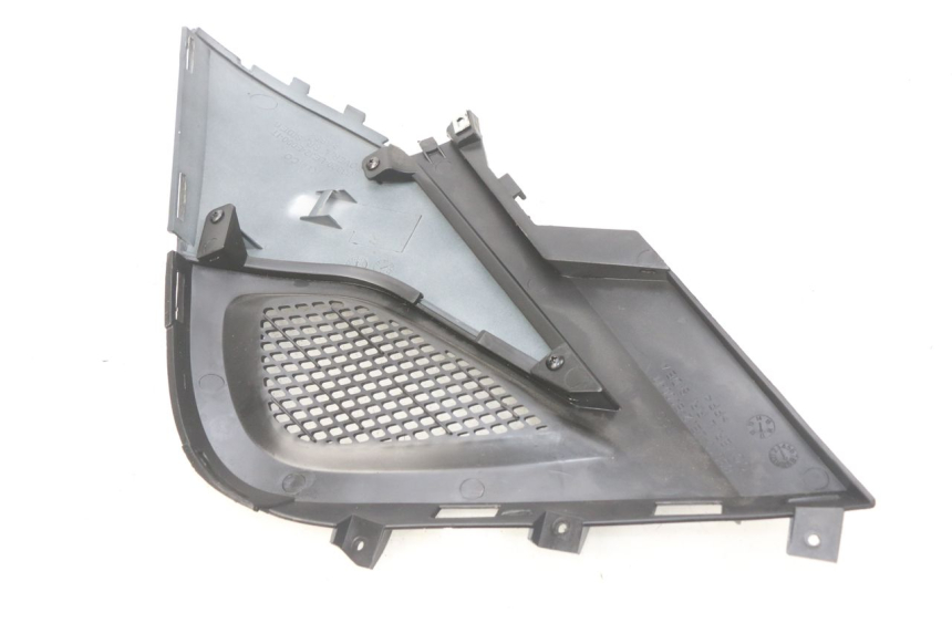 photo de COPERCHIO SOTTO SELLA SINISTRO KYMCO SUPER 8 4T 50 (2018 - 2020) - Zoom sullo stato d'uso