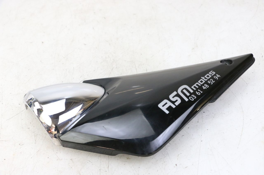 photo de COPERCHIO SOTTO SELLA SINISTRO SUZUKI GSF S BANDIT 600 (2000 - 2004) - Altra angolazione