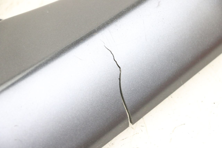 photo de CARENA SOTTO SELLA SINISTRA SUZUKI GSX F GSXF 650 (2007 - 2015) - Dettaglio del componente