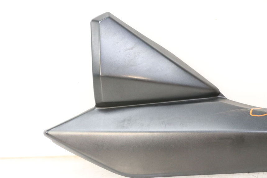 photo de CARENA SOTTO SELLA SINISTRA SUZUKI GSX F GSXF 650 (2007 - 2015) - Stato della superficie e materiale