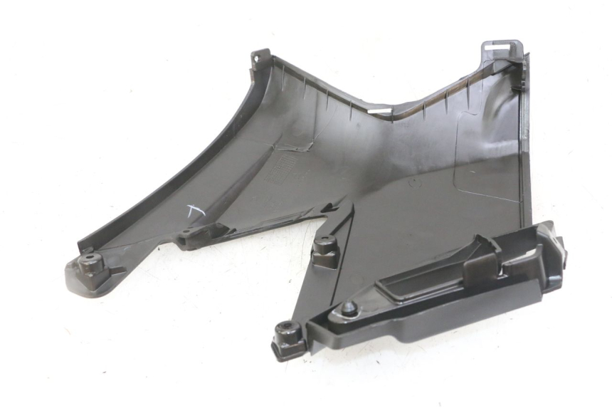 photo de COPERCHIO SOTTO SELLA SINISTRO APRILIA SXR 50 (2021 - 2023) - Zoom sullo stato d'uso